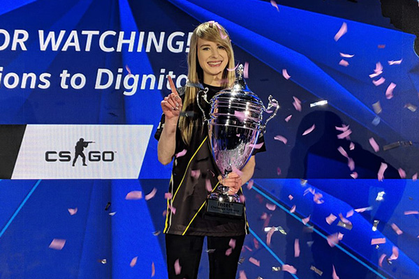 Amanda Smith rain - Kanadalı profesyonel bayan CS: GO oyuncu