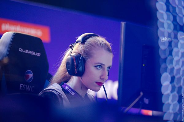 Mounira Dobie GooseBreeder - Kanadalı profesyonel bayan CS: GO oyuncu